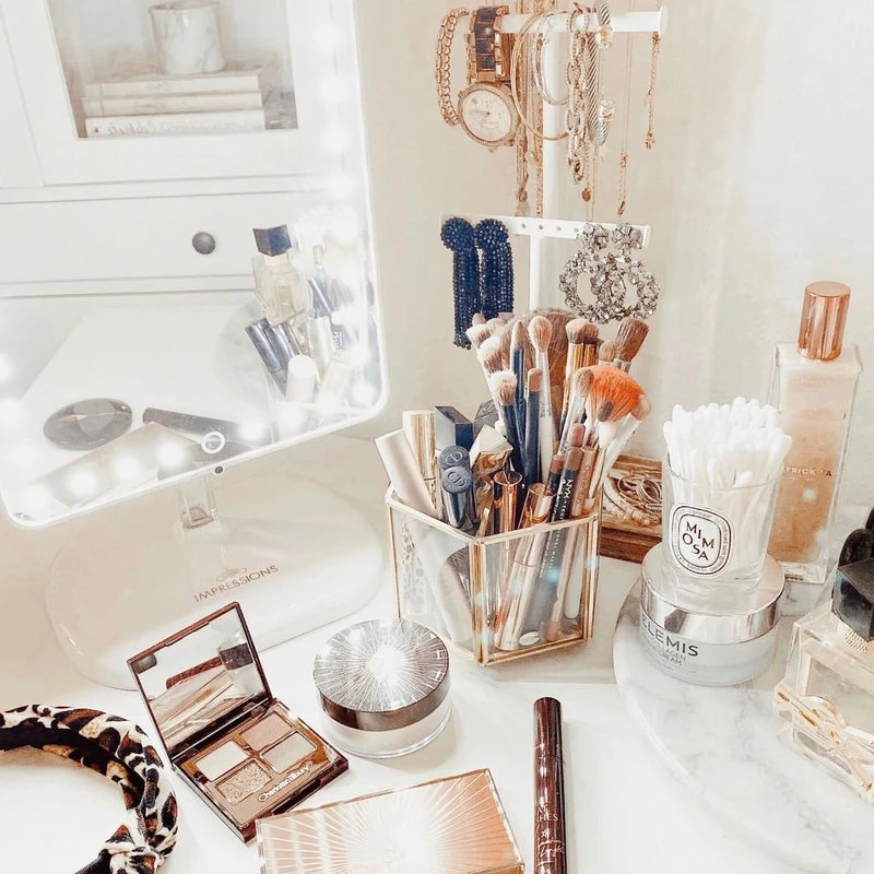 Touch Pro LED Makeup Mirror With Bluetooth Speaker And USB, White 8 Touch Pro LED Makeup Mirror With Bluetooth Speaker And USB, White - Image 8